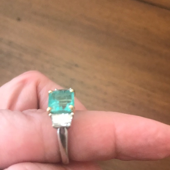 Columbian Emerald and Diamond Ring - Picture 13 of 15